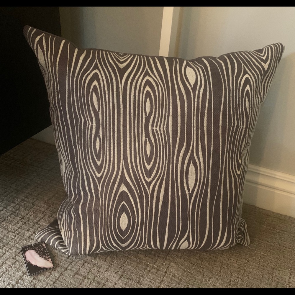 Decorative pillow, wood grain design